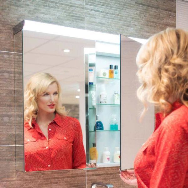 HIB Flux LED Mirror Cabinet - Image 4