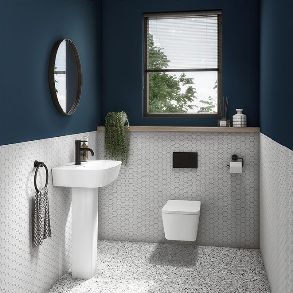 Arezzo Square Wall Hung Rimless Toilet incl. Soft Close Seat - Image 4