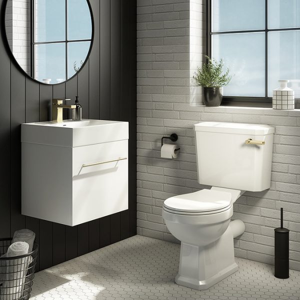 Arezzo Traditional Toilet with Brushed Brass Lever - Image 5