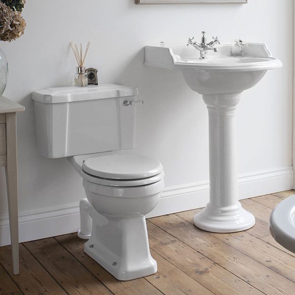 Burlington Close Coupled Traditional Toilet   Ceramic Lever Flush - Image 4