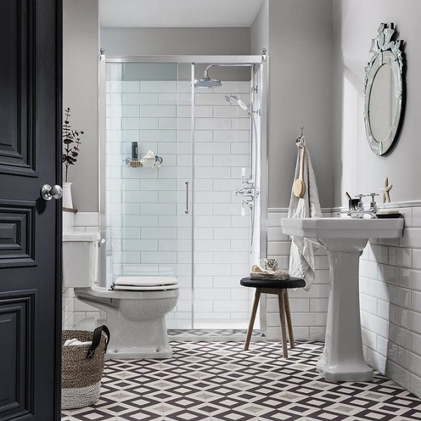 Burlington Close Coupled Traditional Toilet   Ceramic Lever Flush - Image 5