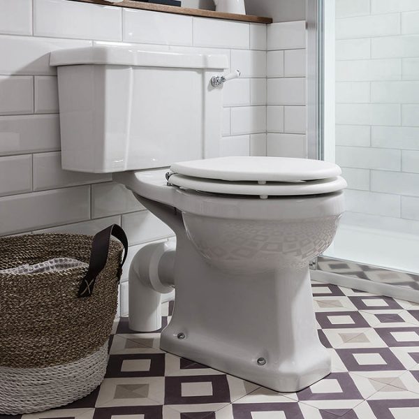 Burlington Close Coupled Traditional Toilet   Ceramic Lever Flush - Image 6