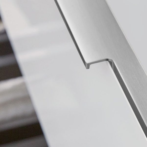 Villeroy and Boch Subway 3.0 White 800mm Wall Hung 2 Drawer Vanity Unit with Glossy Aluminium Handle - Image 9