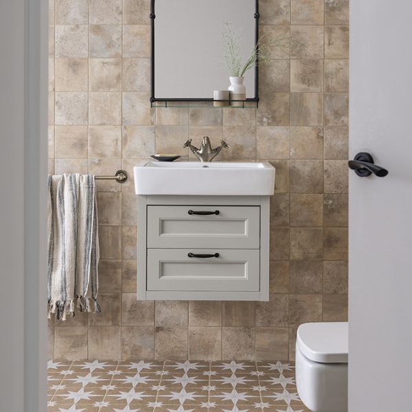 Chatsworth Traditional Grey 560mm 2 Drawer Wall Hung Vanity with Matt Black Handles - Image 2