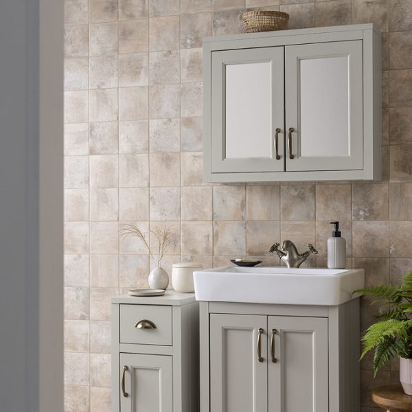 Chatsworth 690mm Grey 2 Door Mirror Cabinet - Image 4