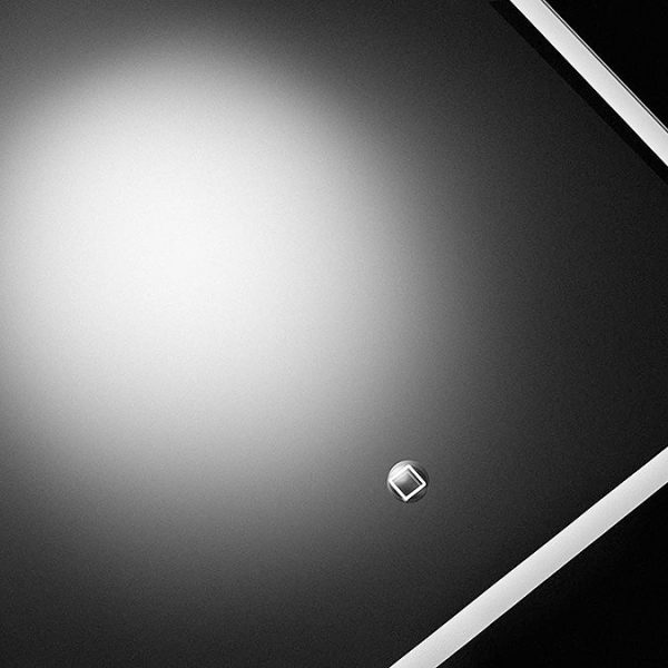 Croydex Chilcombe Hang N Lock Illuminated Mirror with Demister Pad 500 x 700mm - Image 5