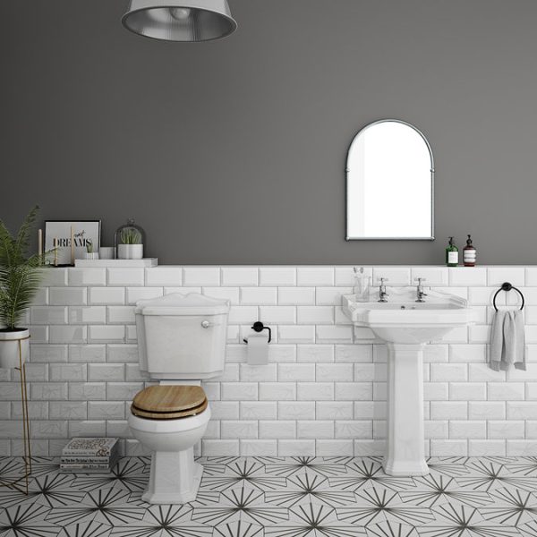Oxford Traditional Toilet with Soft Close Seat - Image 2