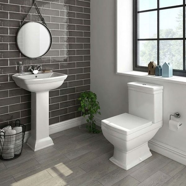 Rydal Traditional Toilet with Soft Close Seat - Image 2