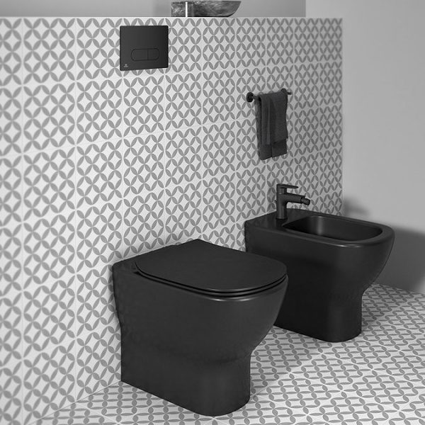 Ideal Standard Tesi Silk Black AquaBlade Back to Wall WC + Soft Close Seat - Image 2
