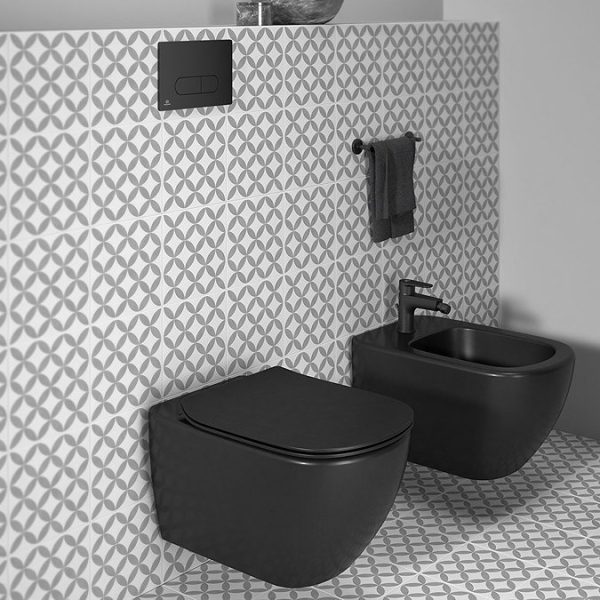 Ideal Standard Tesi Silk Black AquaBlade Wall Hung WC + Soft Close Seat - Image 6