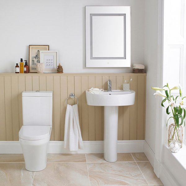 Toronto BTW Close Coupled Toilet with Soft Close Seat - Image 6