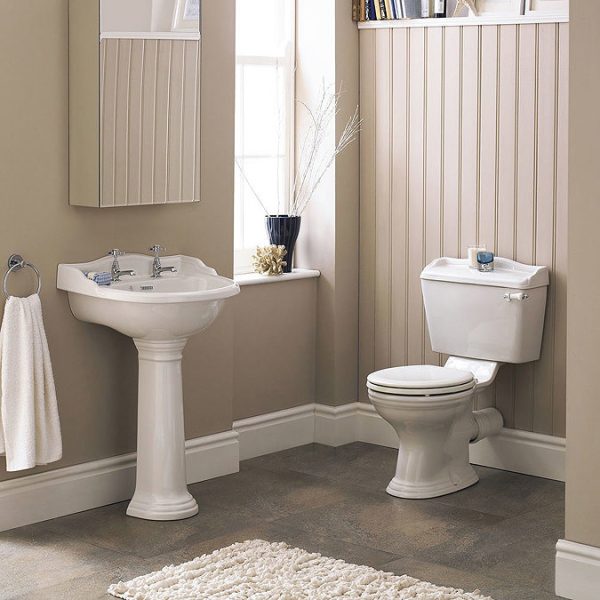 York Traditional Close Coupled Toilet with Soft Close Seat - Image 5