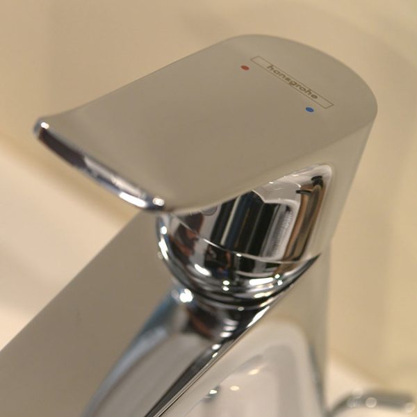 hansgrohe Metris Cloakroom Single Lever Basin Mixer 100 without Waste - Image 3