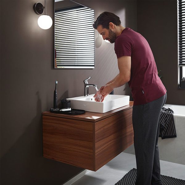 hansgrohe Metris Single Lever Basin Mixer 110 with Pop up Waste - Image 3