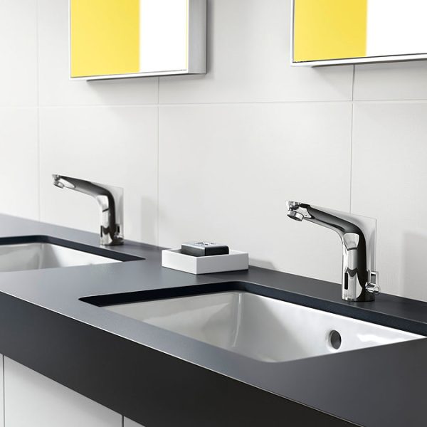 hansgrohe Focus Battery Operated Electronic Basin Mixer with Temperature Control - Image 2