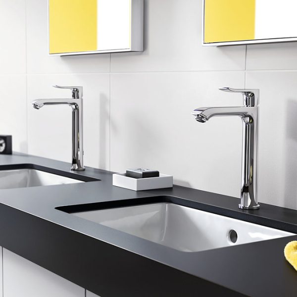 hansgrohe Metris Single Lever Basin Mixer 200 with Pop up Waste - Image 2