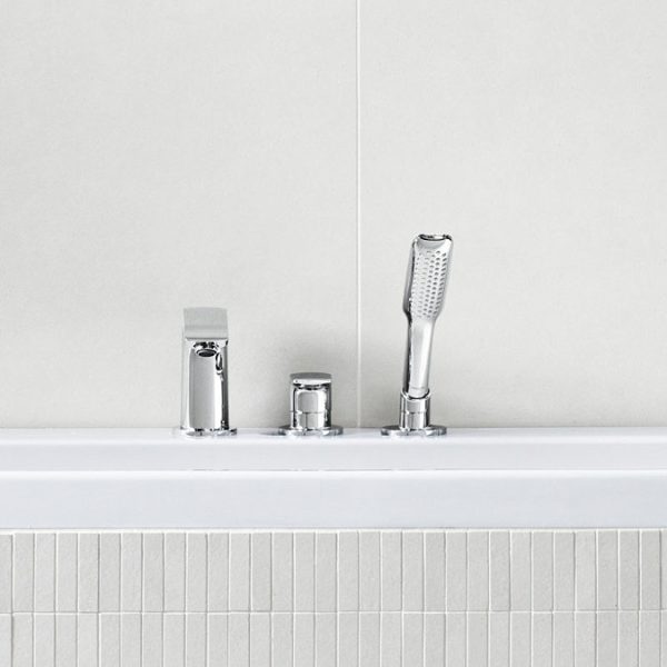 hansgrohe Metris 3 Hole Deck Mounted Single Lever Bath Mixer - Image 3