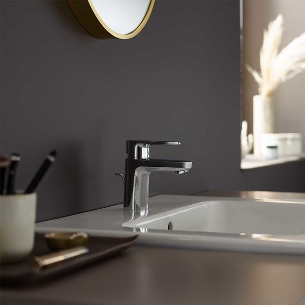 hansgrohe Vernis Blend Single Lever Basin Mixer 70 with Pop up Waste - Image 4