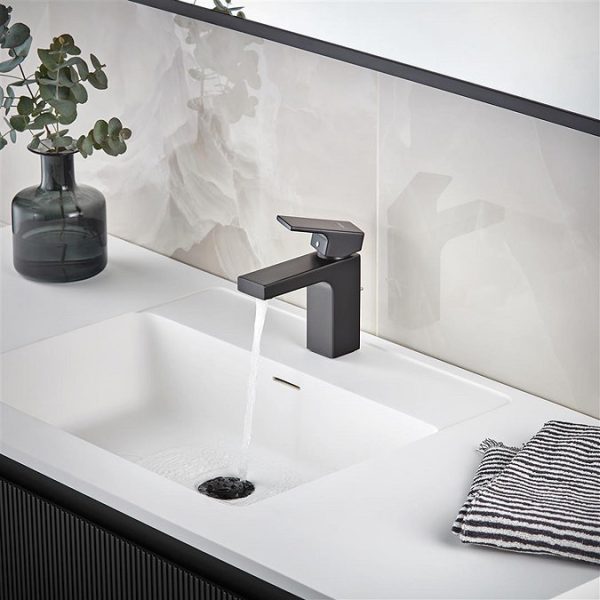 hansgrohe Vernis Shape Single Lever Basin Mixer 100 with Pop up Waste   Matt Black - Image 4