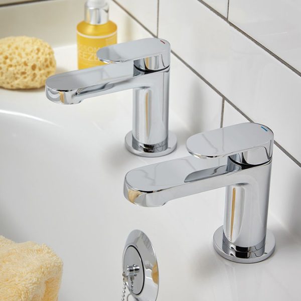 Vado Metiz Bath Pillar Taps - Image 2