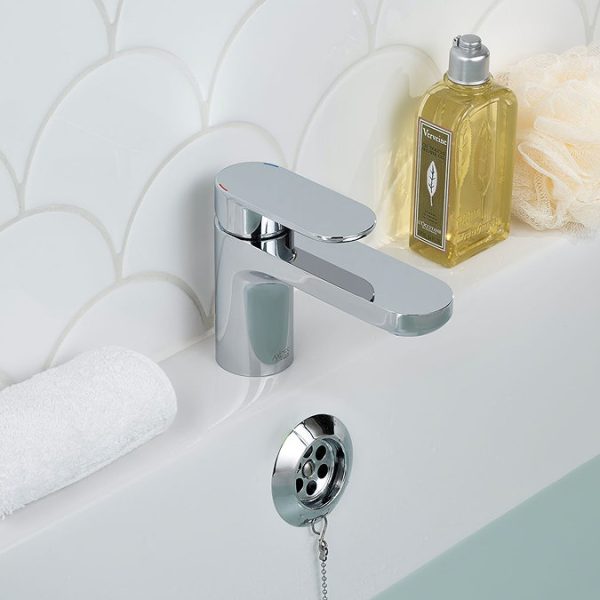 Vado Metiz Deck Mounted Mono Bath Filler - Image 2