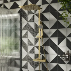Arezzo Modern Square Thermostatic Shower (300 x 300mm Head   Brushed Brass)