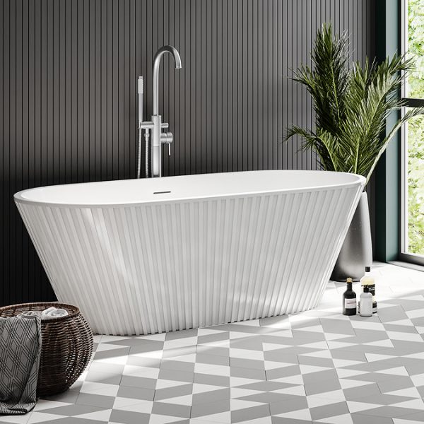 Arezzo Fluted 1700 x 800mm Double Ended Freestanding Bath Gloss White - Image 4