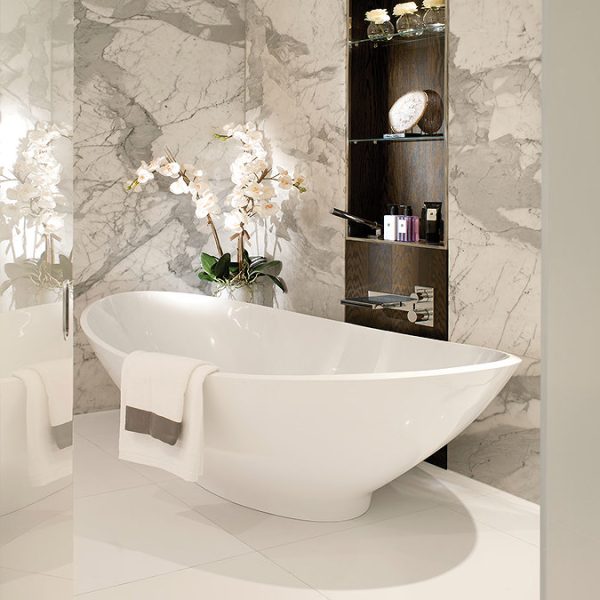 BC Designs Kurv Freestanding Modern Bath 1890 x 900mm - Image 4