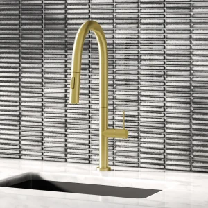 Bower Geneva Kitchen Sink Mixer with Pull Out Hose and Spray Head   Brushed Brass
