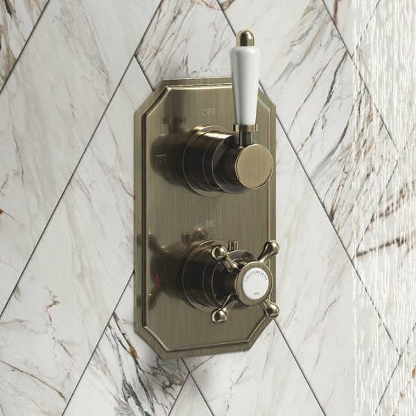 Chatsworth 1928 Antique Brass Traditional Shower with Concealed Valve + 8" Head - Image 4