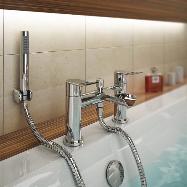Luna Waterfall Bath Shower Mixer with Shower Kit   Chrome - Image 3