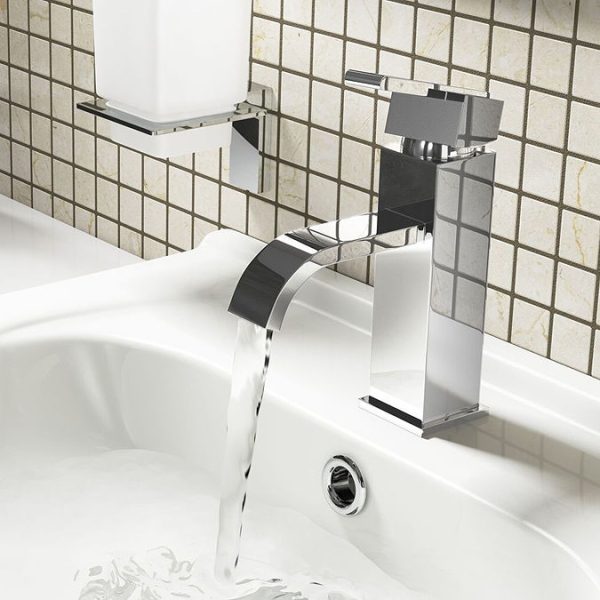 Milan Modern Mono Basin Mixer and Bath Filler   Chrome - Image 5