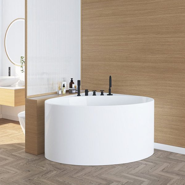 Poco Corner Modern Freestanding Bath (1000 x 1000mm) - Image 6