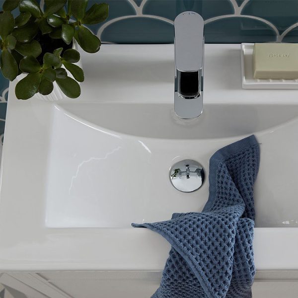 Vado Photon Smooth Bodied Mono Basin Mixer with Ecoturn Technology + Universal Basin Waste - Image 2