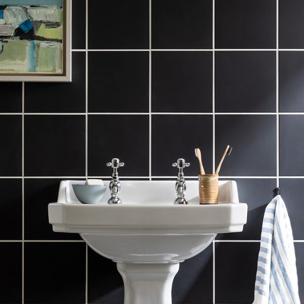 Chatsworth 1928 Traditional 5 Inch Spout Crosshead Pillar Basin Taps - Image 3