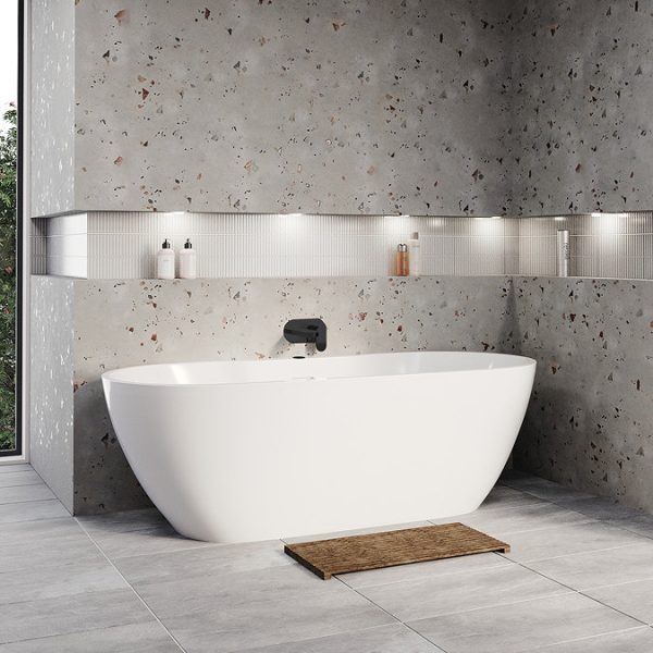 Verona Whirlpool Freestanding Bath with Matt Black 12 Jet Airspa System - Image 4