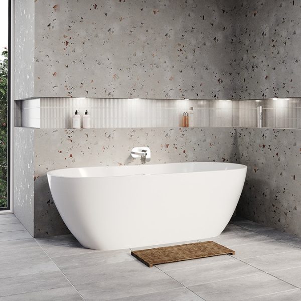 Verona Whirlpool Freestanding Bath with 12 Jet Airspa System - Image 4