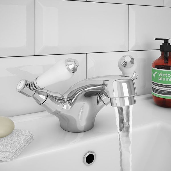Lancaster Traditional Mono Basin Mixer Tap - Image 3