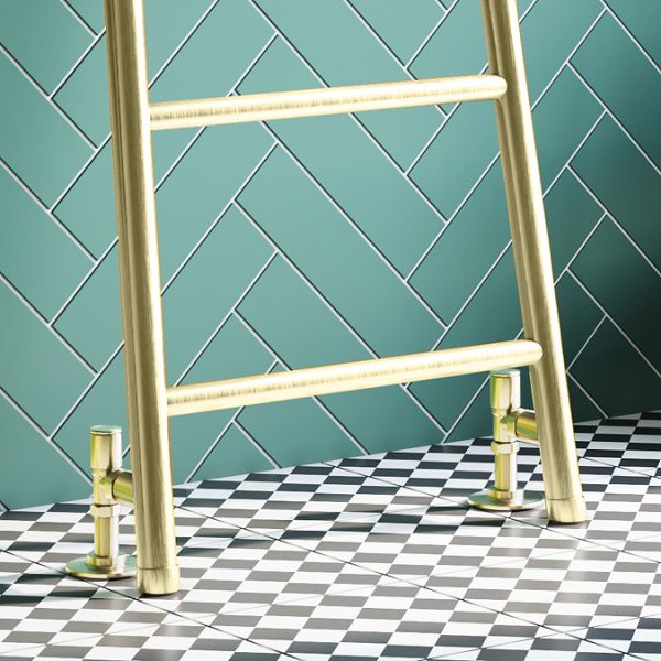 Venice Brushed Brass Leaning Ladder 1710 x 529mm Heated Towel Rail - Image 4