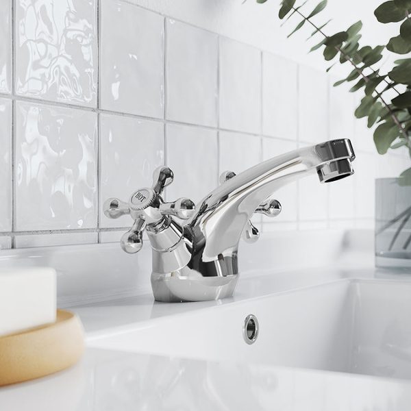 Victoria Traditional Mono Basin Mixer Tap - Image 2